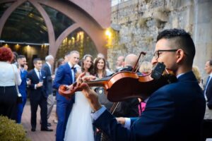 violinista Josué Rugama M. en cóctel de boda en Bilbao