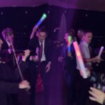 violinista anima fiesta de boda