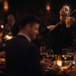 violinista en restaurante tocando restaurante de lujo España País Vasco Donostia