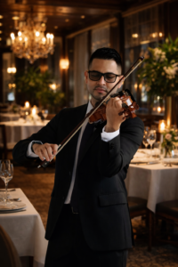 violinista en restaurante de lujo Josué Rugama